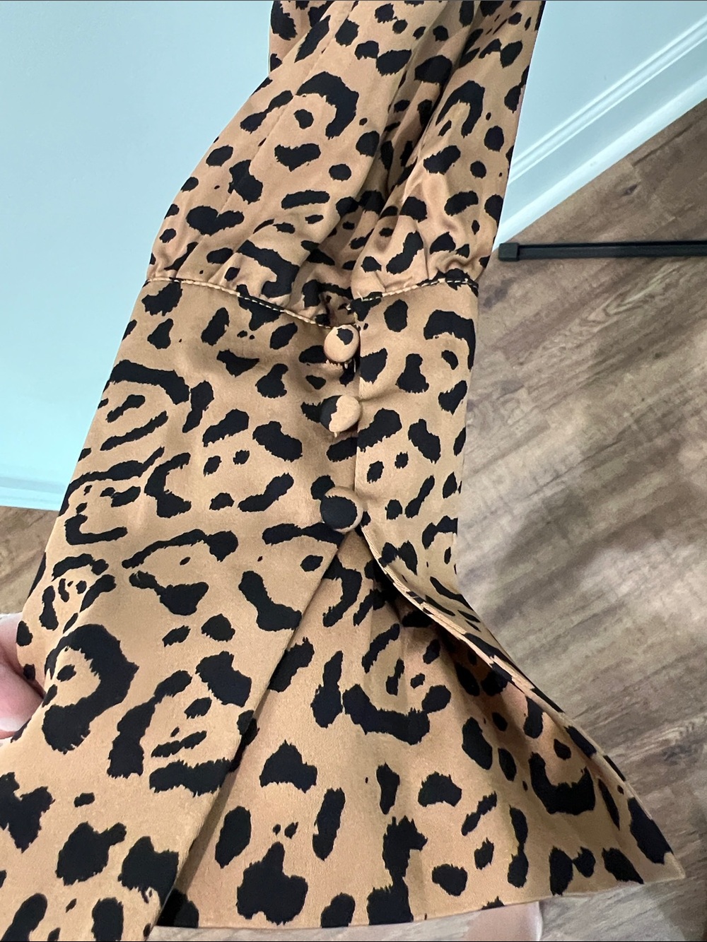 Good American Cheetah Print Blouse - Picture 3 of 4